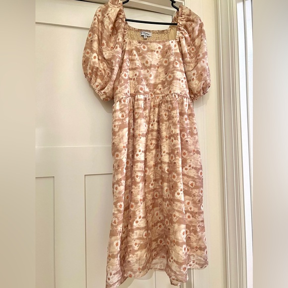 Henly boutique dress - Picture 3 of 8